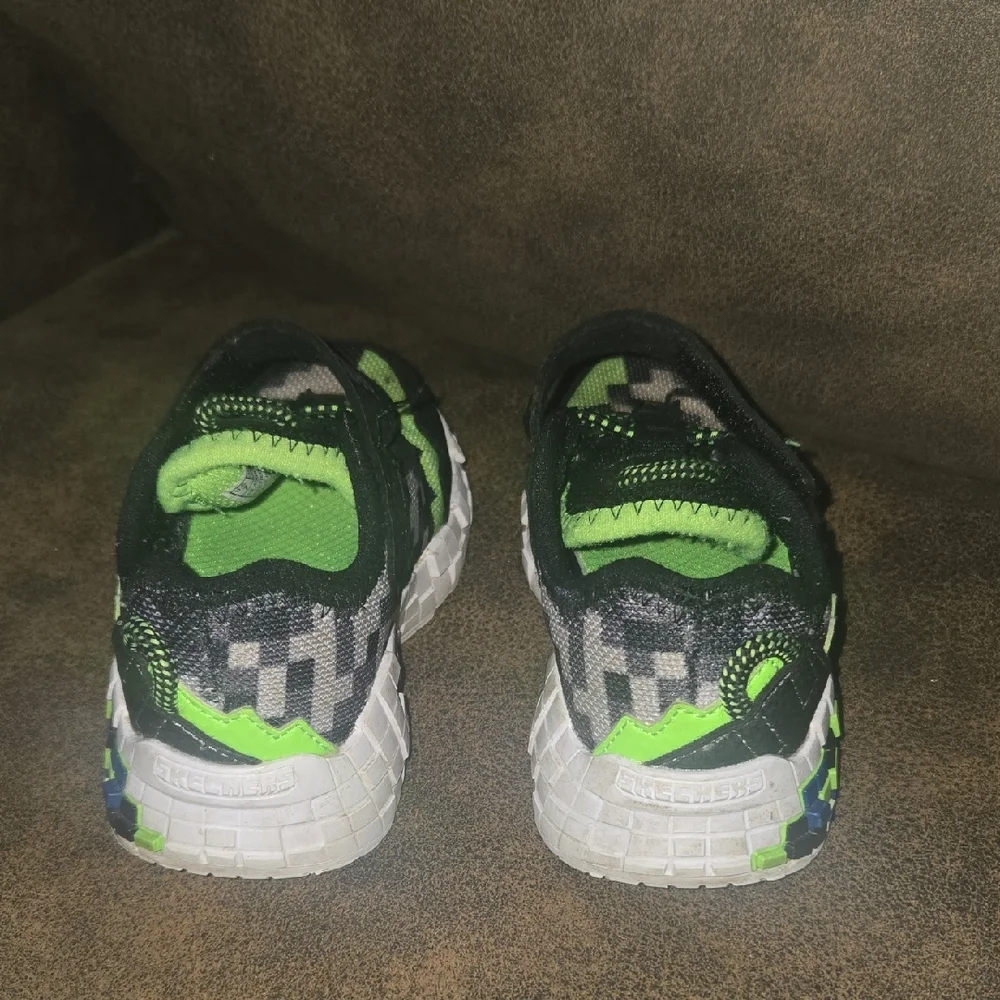 4 Pair Kids Shoes, Sketcher Minecraft, Nike, Bluey And Black Pair Sz 7-8 - Picture 6 of 9